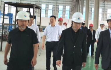 四川省宜賓市南溪區(qū)委書記劉剛一行蒞臨遠東宜賓智能產(chǎn)業(yè)園調(diào)研指導(dǎo)